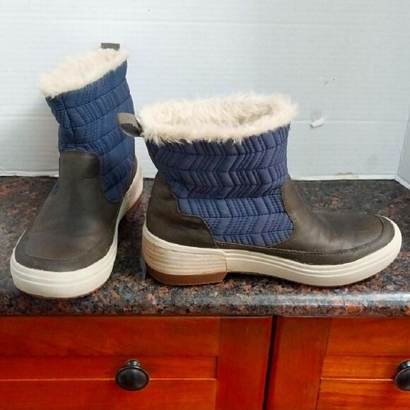 MERRELL Women's Quilted "Warm"  Blue and Brown Boots...SIZE 7...EUC - Picture 1 of 8